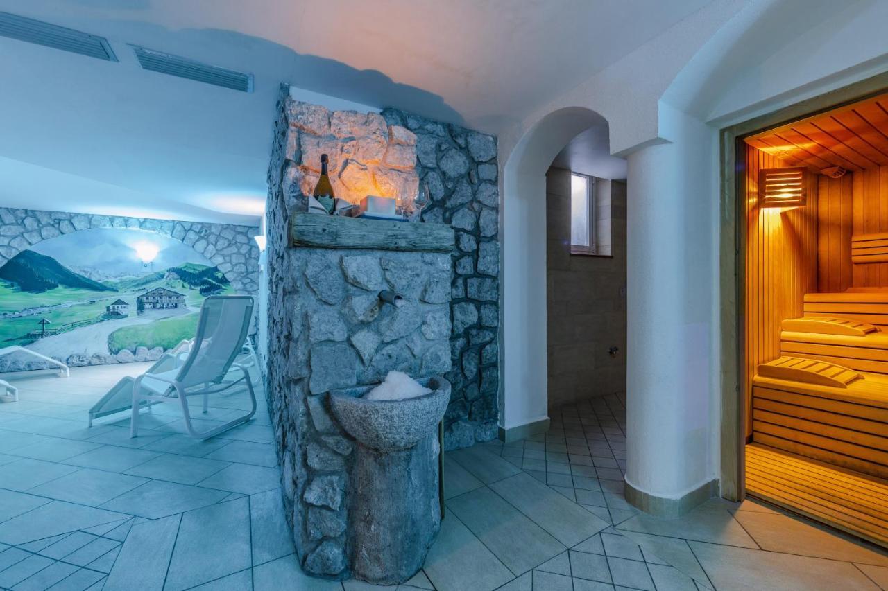 Hotel Ramon Campitello di Fassa Exterior foto